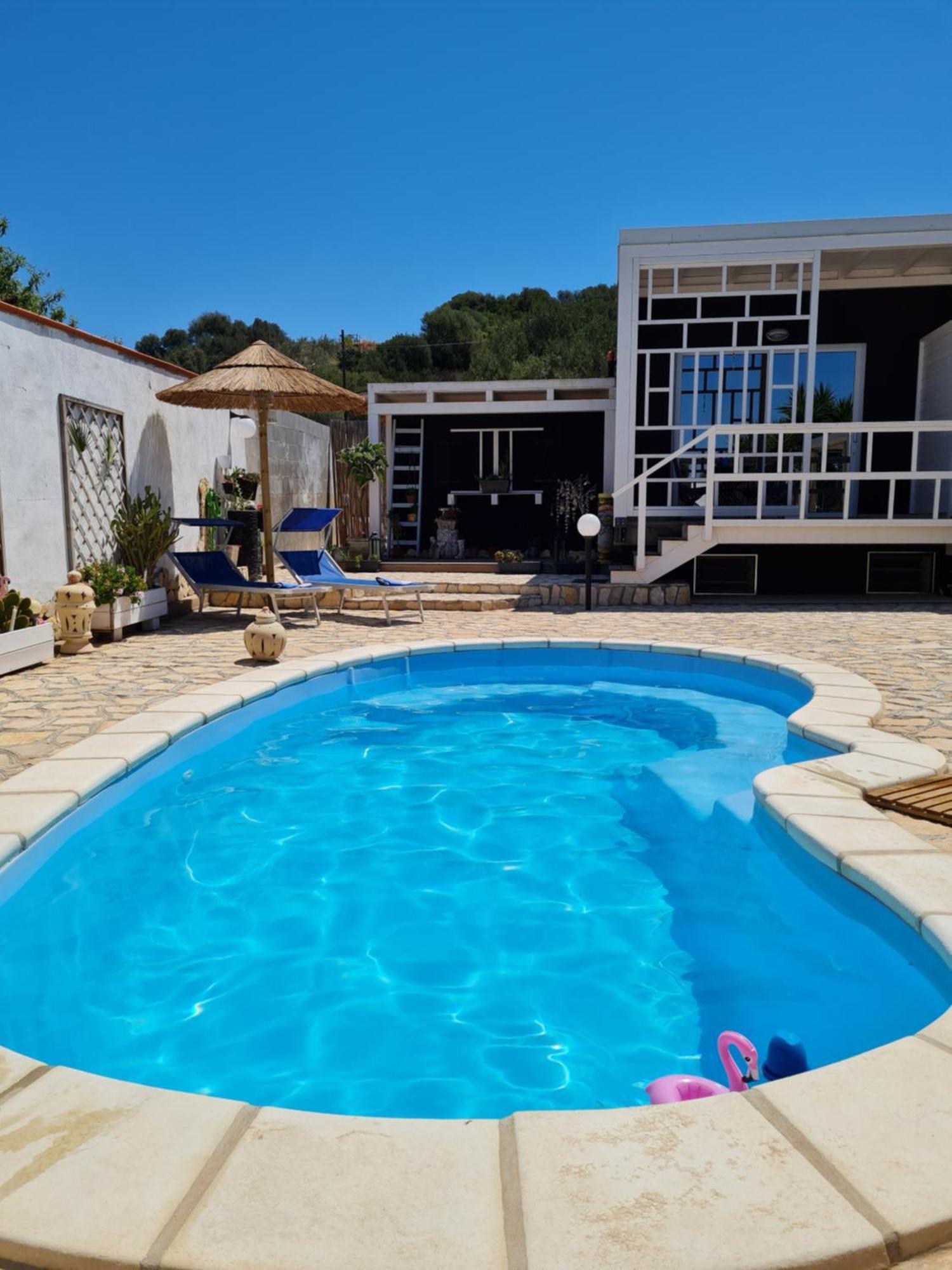 Il Fenicottero Rosa Bed & Breakfast Capitana Bagian luar foto