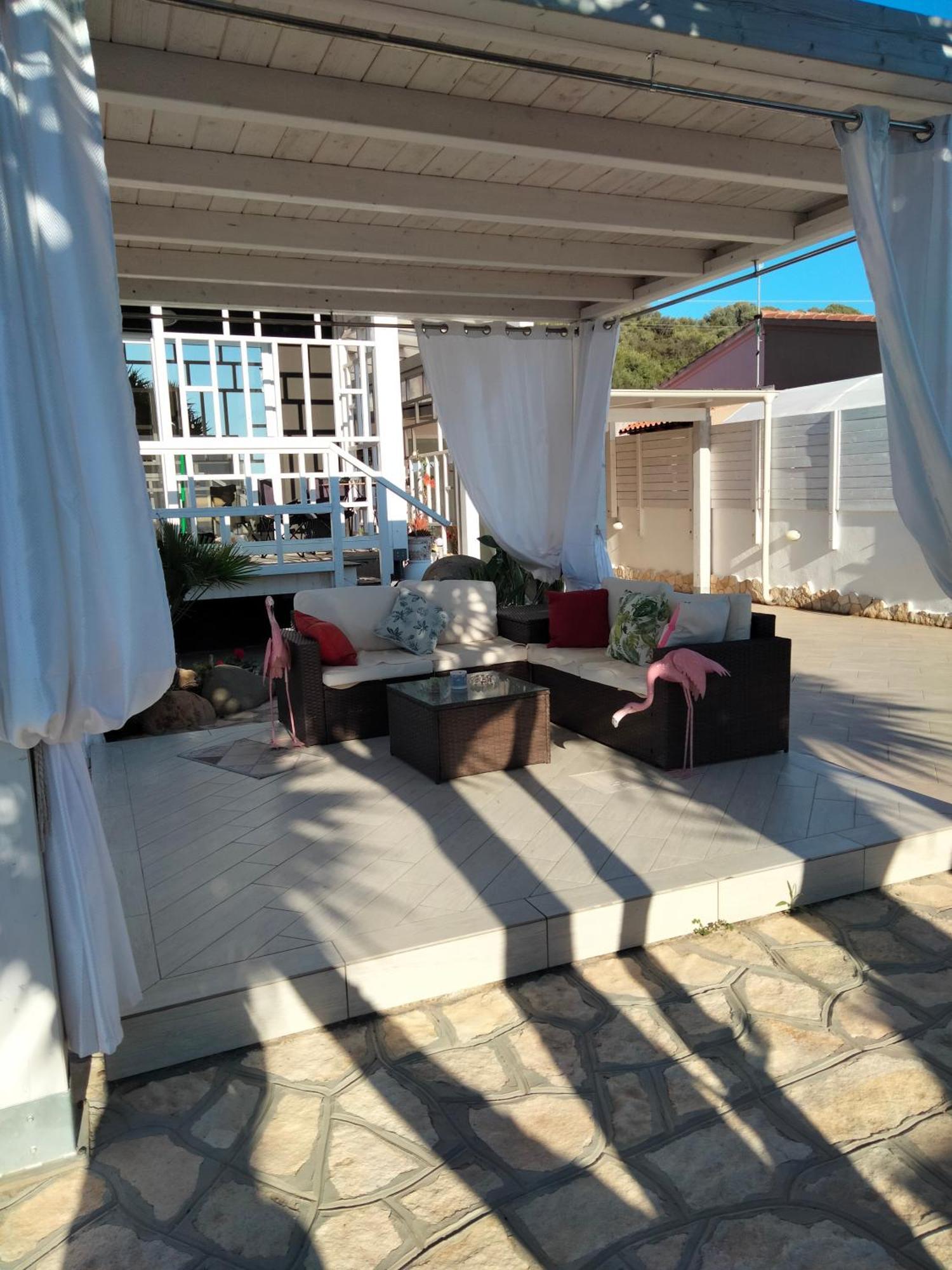 Il Fenicottero Rosa Bed & Breakfast Capitana Bagian luar foto